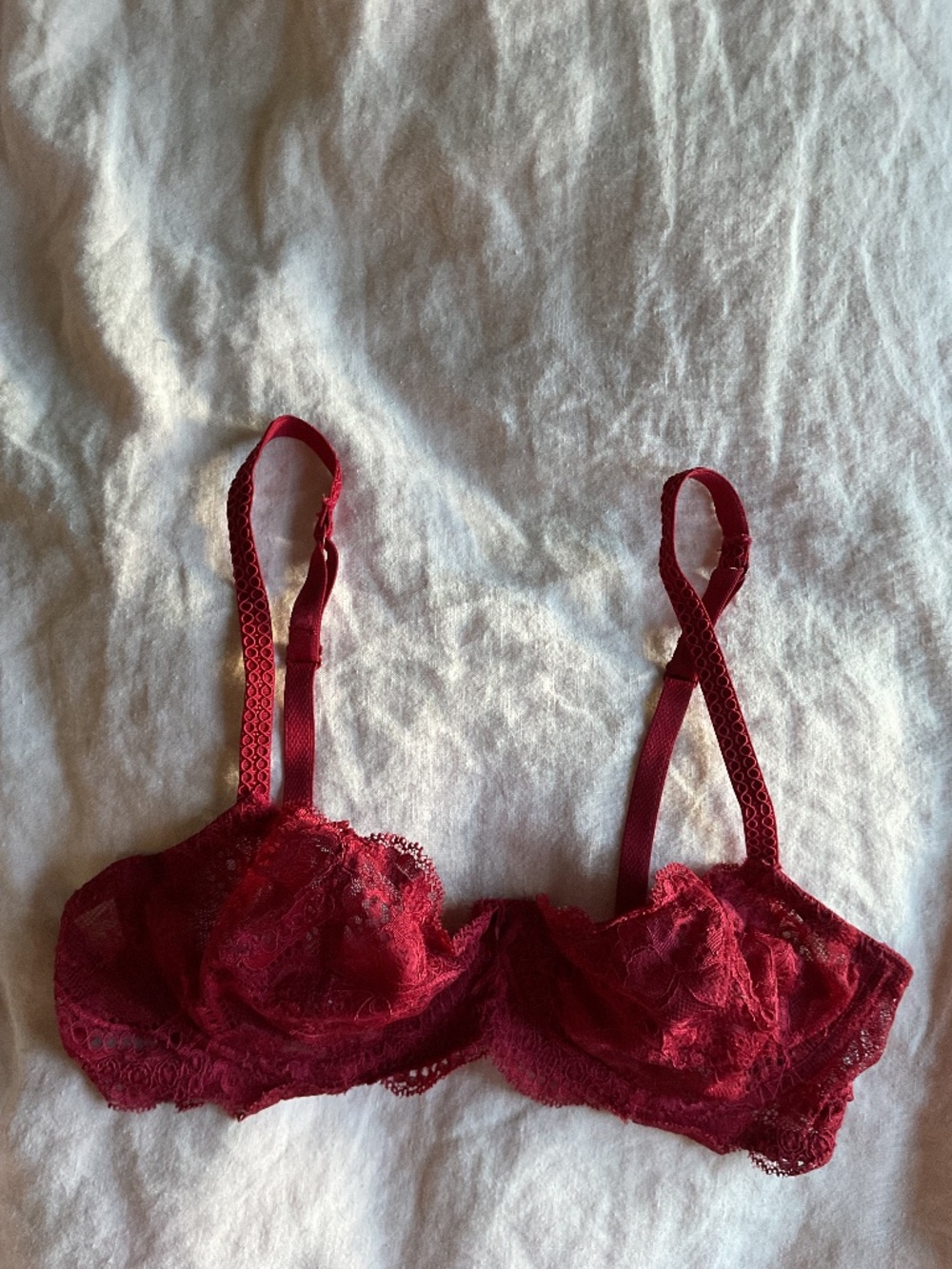 Gently used Le Mystere Isabella (Style 135) Sheer Lace Bra size US 32C FR 85C